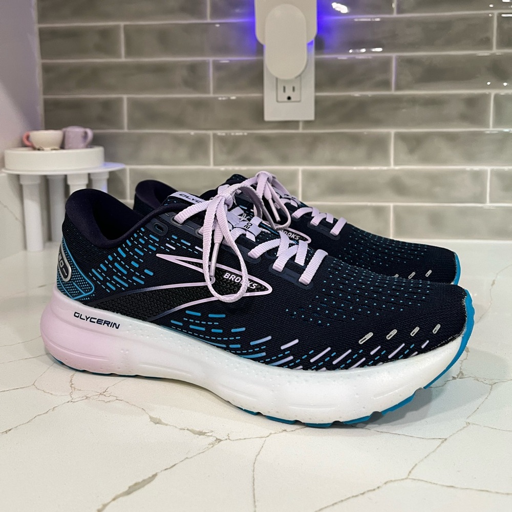 Brooks Glycerin GTS 20 Running Shoes. Women’s Size 9.5 Color Ocean/Pastel Lilac
